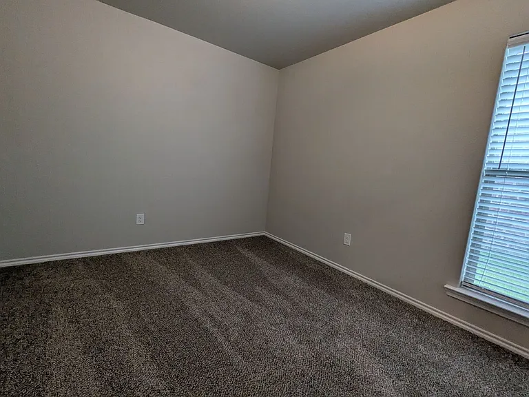 13311 Avenue V — Photo 11