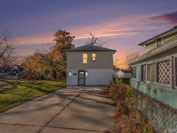 113 Rathbone St, Mount Clemens, MI 48043