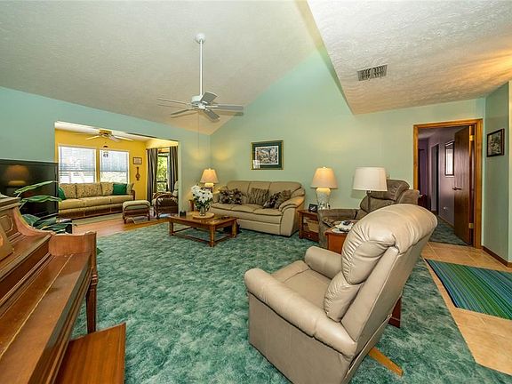 3rd image of 34405 Cedarfield Dr