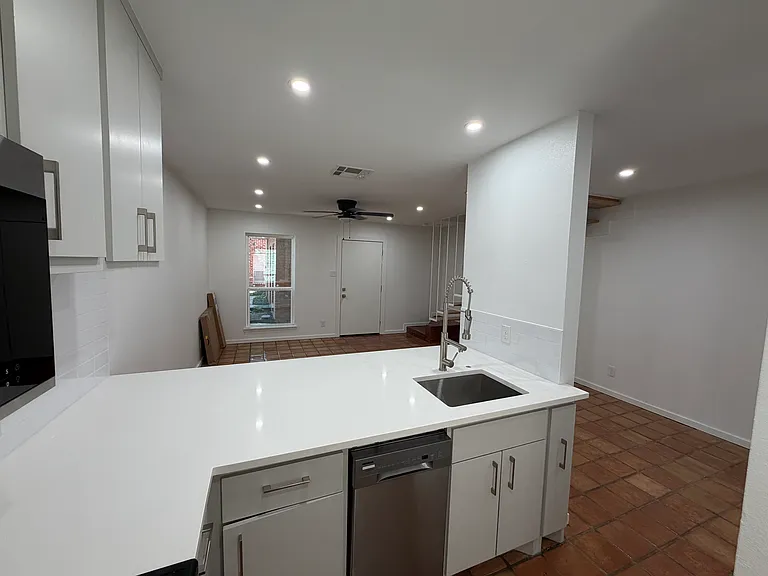 1205 Autrey St #5 — Photo 2