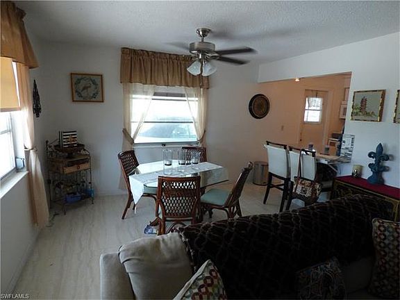 4th image of 8 Heath Aster Ln