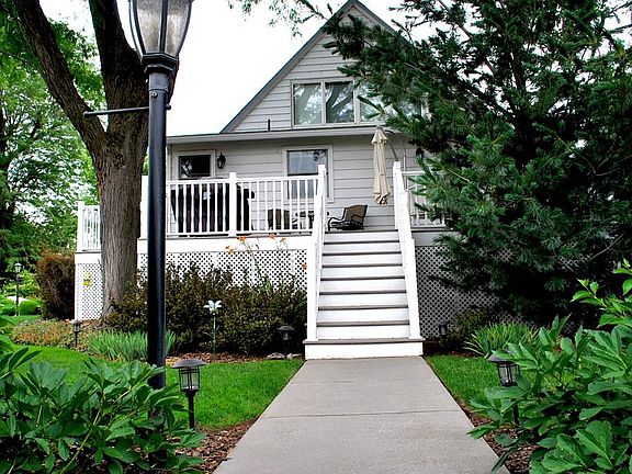 3rd image of 402 S 1st St