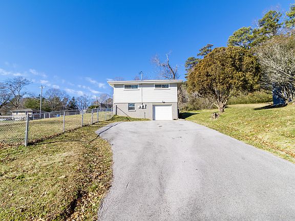 2nd image of 171 Hilltop Dr
