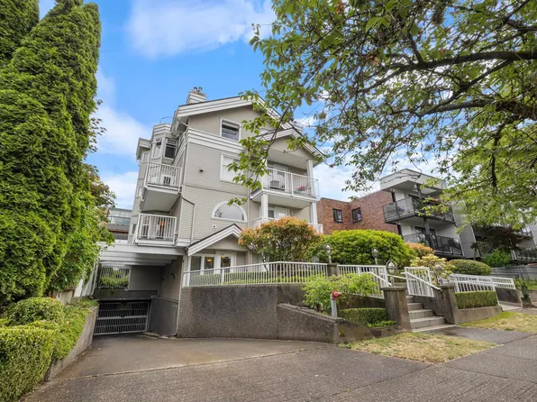 1868 W 8th Ave #201, Vancouver, BC V6J 5G3