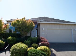 4516 NW Tamoshanter Way, Portland, OR 97229