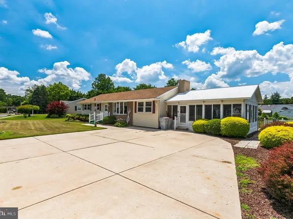 1232 Harding Rd, Vineland, NJ 08361