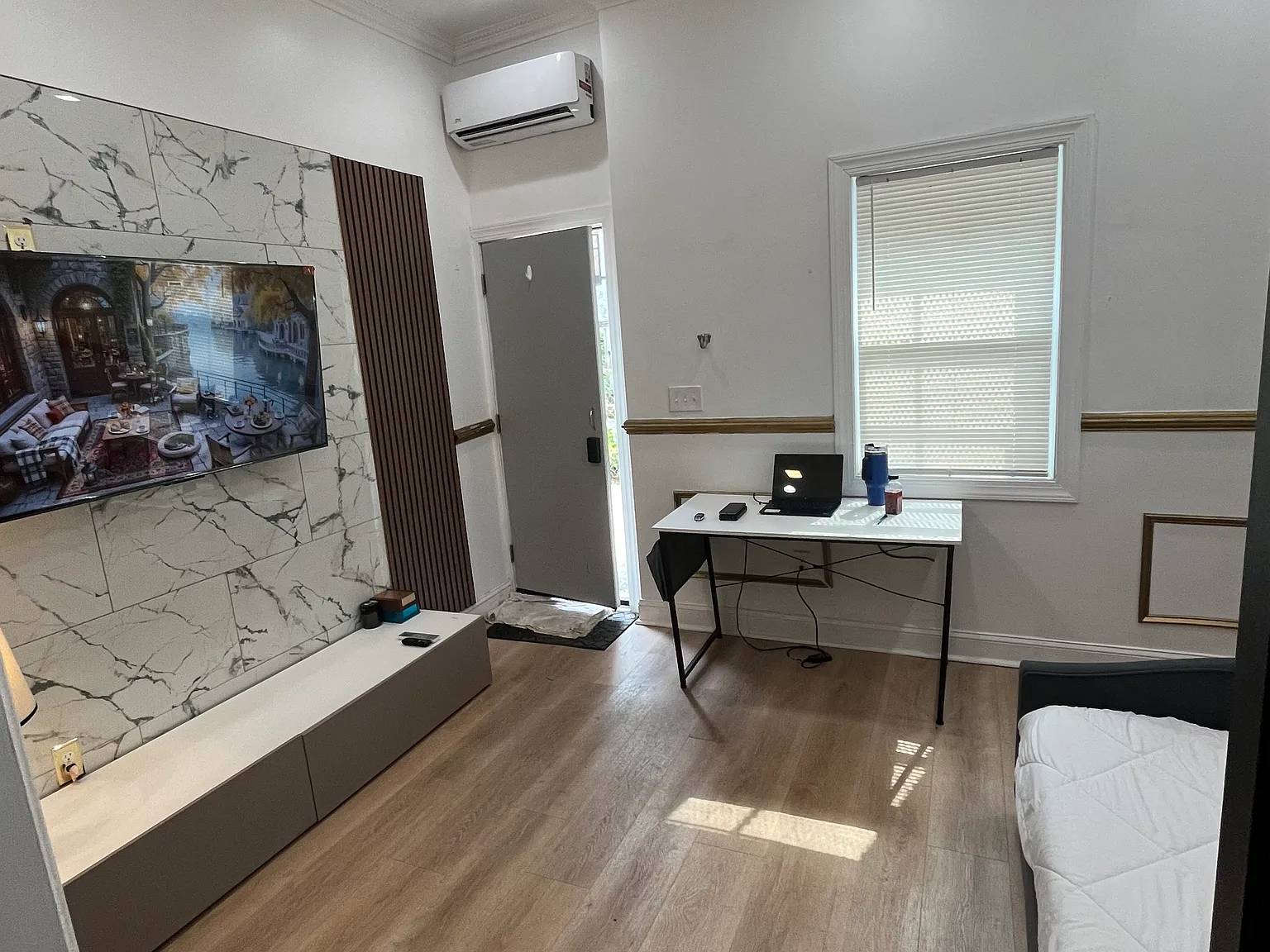 Studio, $1,250 — Photo 2