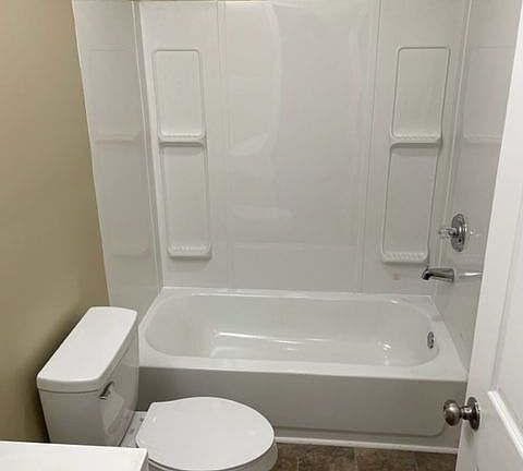 5th image of 3636 N Lesley Ave