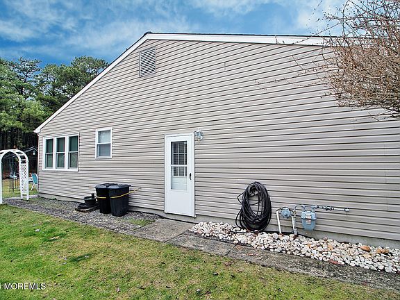 5th image of 81 Sheepshead Drive