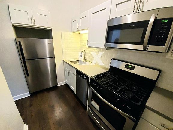 2nd image of 1349 W Touhy Ave APT 1S