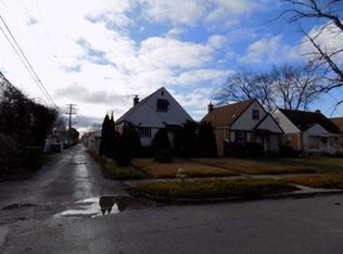 11 163rd Pl, Calumet City, IL 60409