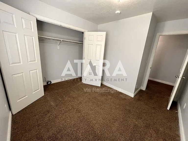 2473 W 5400 S — Photo 21
