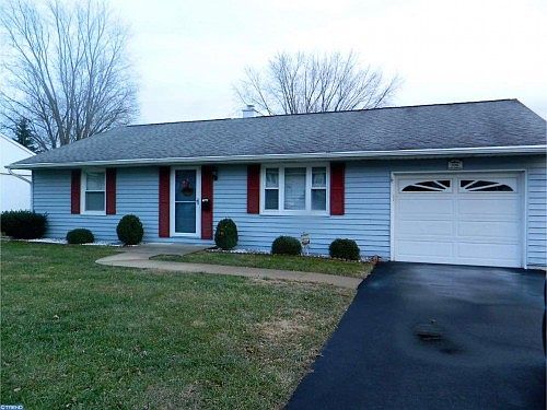 2nd image of 406 Chesterfield Dr