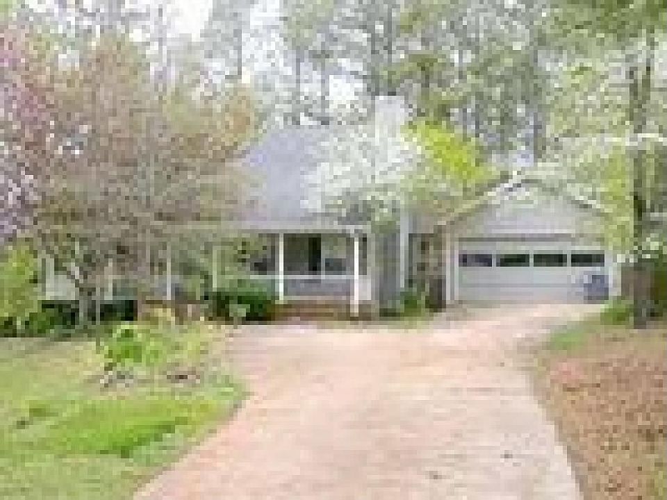 2nd image of 290 Fairlane Dr