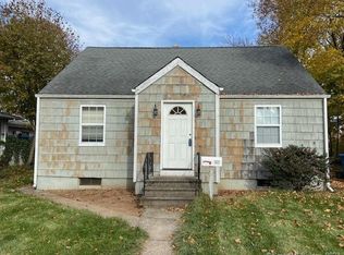 17 Wakefield St, Hamden, CT 06517
