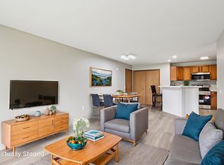33A Grand Canyon Dr APT 110, Baraboo, WI 53913