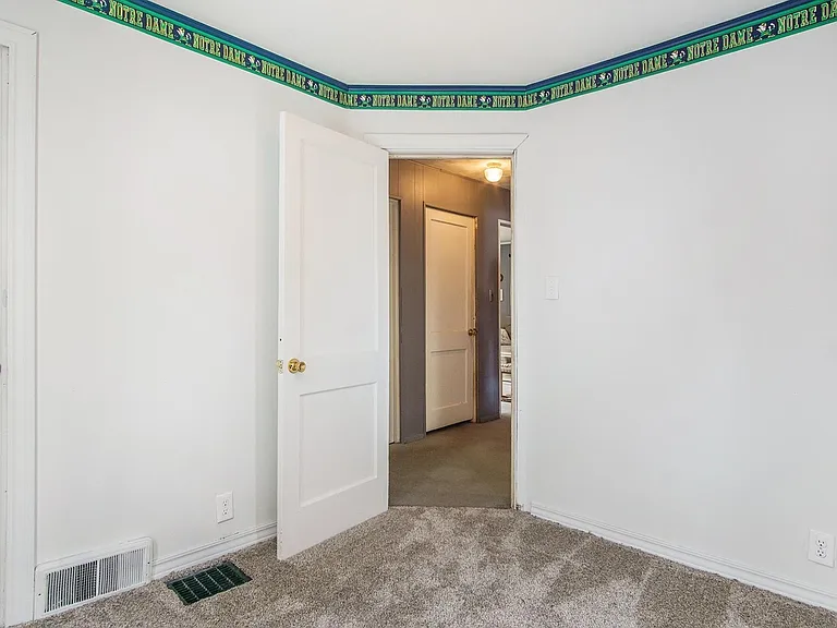 1039 Good Pl — Photo 22
