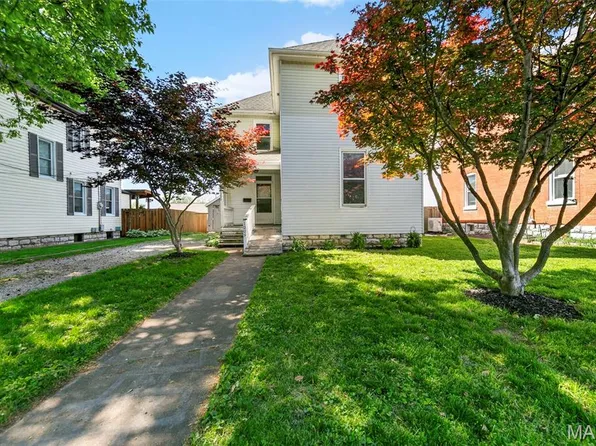 1009 S 4th St, Saint Charles, MO 63301