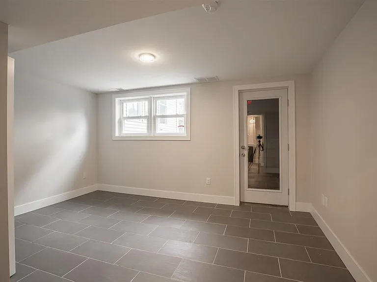 364 E Mac Arthur St — Photo 32