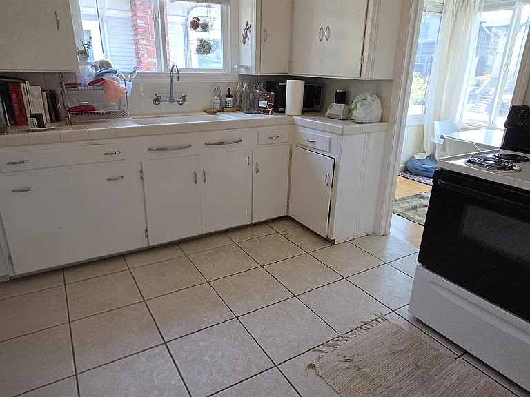 680 Alcatraz Ave — Photo 5