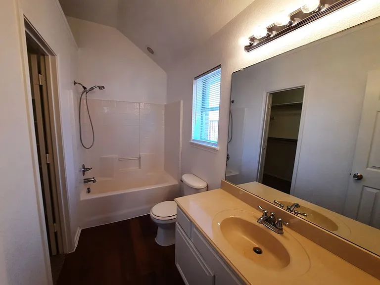 1016 Glenhaven Dr — Photo 15