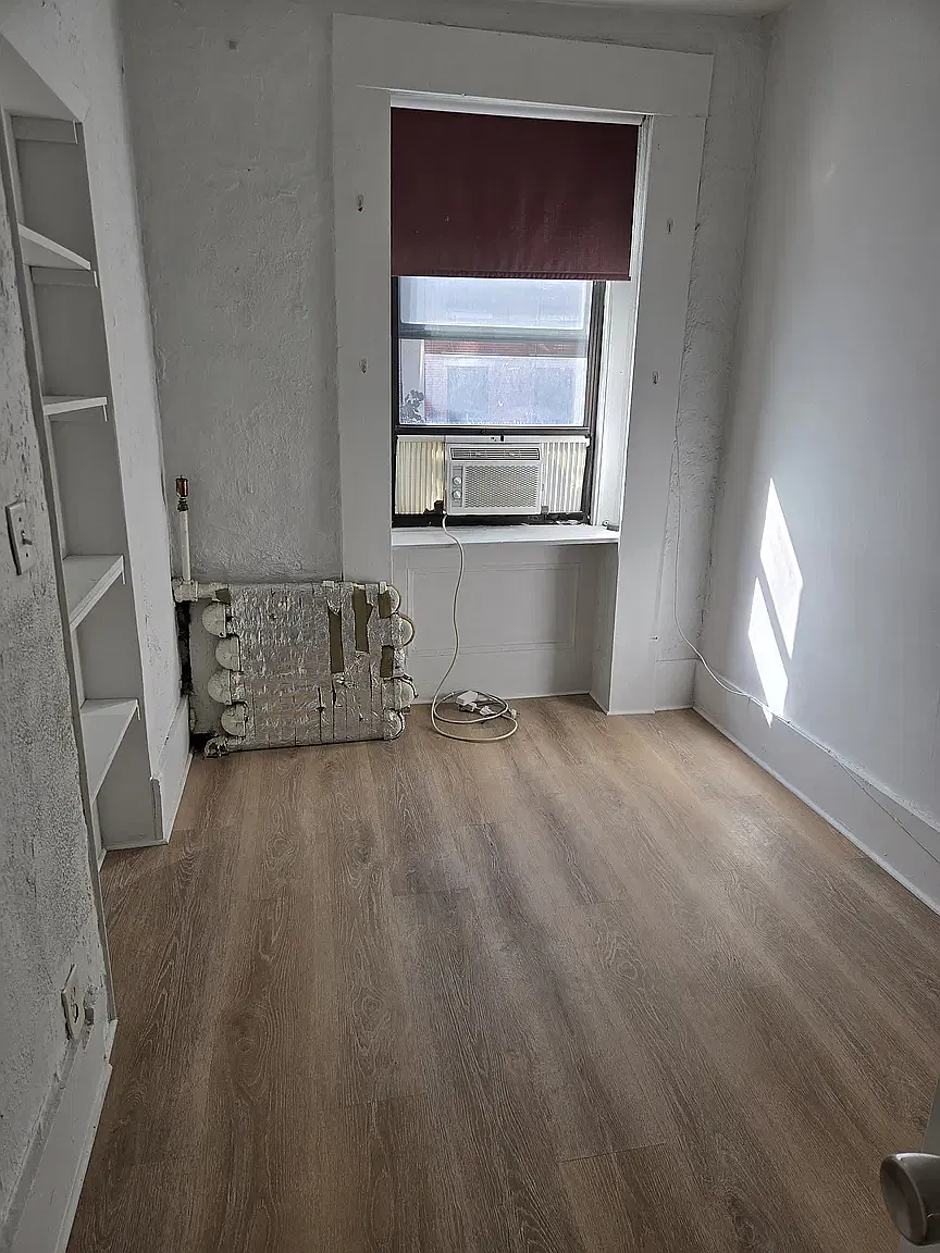 235 East 35th Street — Photo 3