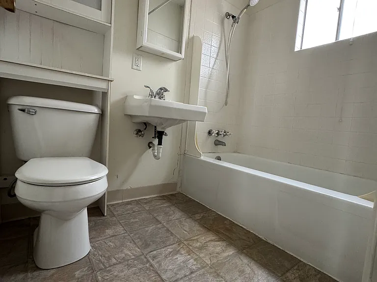 1812 Canyon Blvd #1B — Photo 2