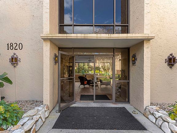 4th image of 1820 SEVILLA Boulevard #307