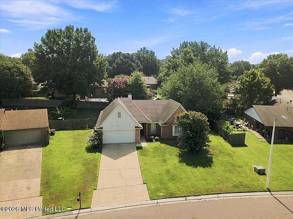 4th image of 7414 Hunters Hollow Ln