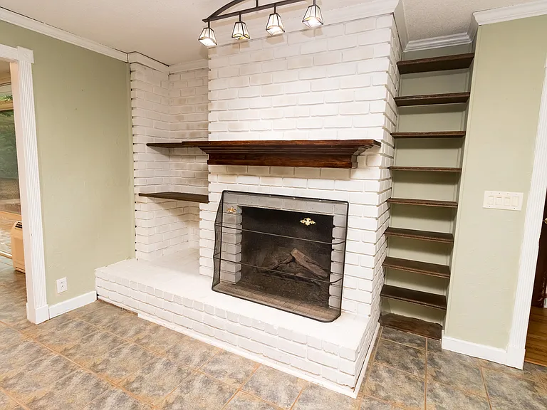 917 Brynwood Dr — Photo 17
