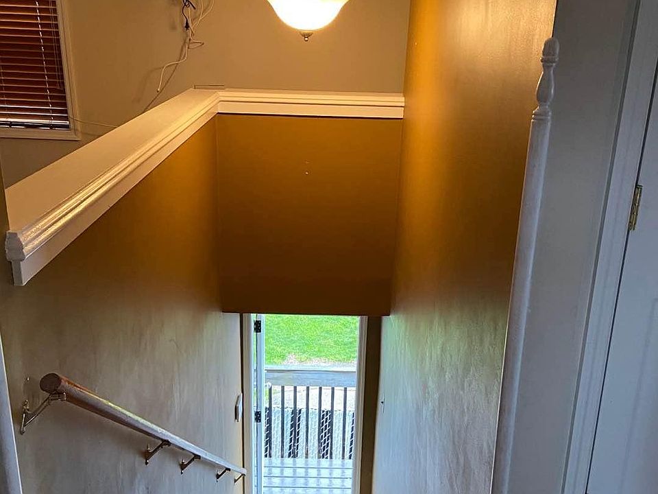 1st image of 64 Austin Ave Floor 3