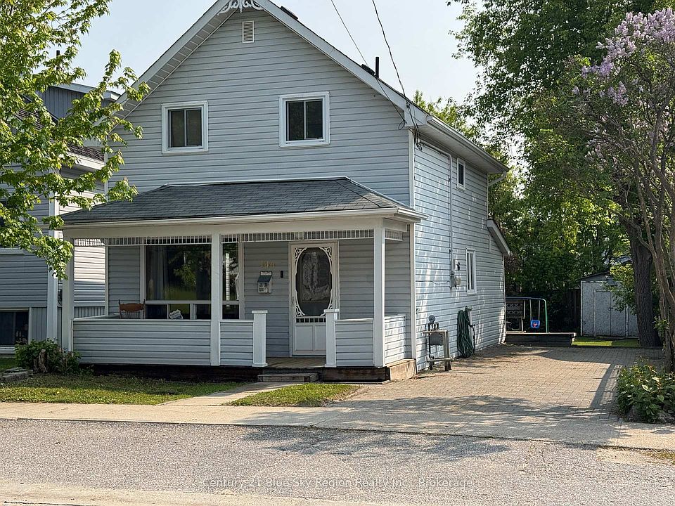 1st image of 140 5th Ave W