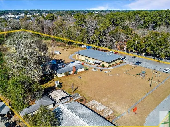 700 Christopher Dr, Savannah, GA 31406