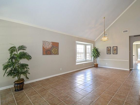 4th image of 1206 Alexandria Ct