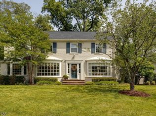 31 Hawthorn Dr, Westfield, NJ 07090