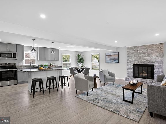 5th image of 225 Nichols Manor Dr