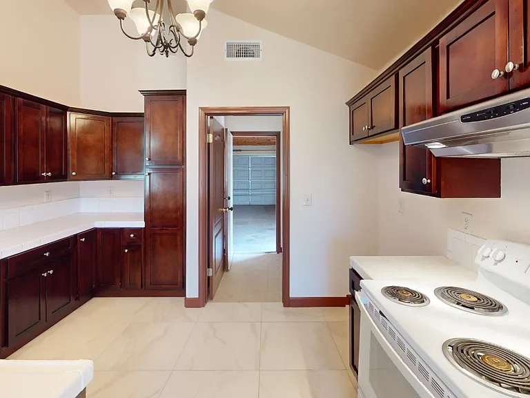 2292 Golden Ave — Photo 11