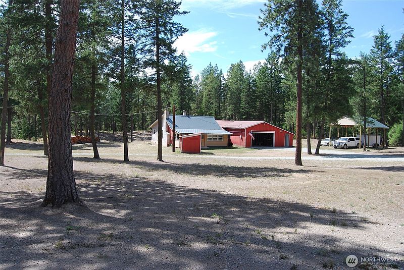 2nd image of 31 Summit Lake Rd