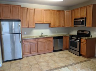 8 Tyson Pl #5, Bergenfield, NJ 07621