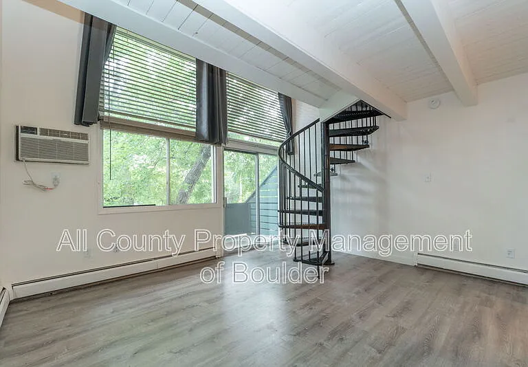1842 Canyon Blvd #205 — Photo 1