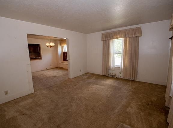 4th image of 401 Arcade Ave