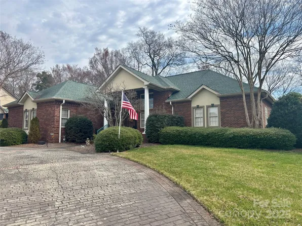 1217 12th Fairway Dr NW, Concord, NC 28027