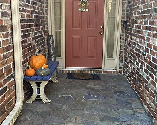 5th image of 3519 Longmeadow Dr
