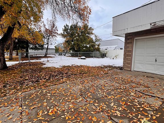 4th image of 2001 4th Ave N