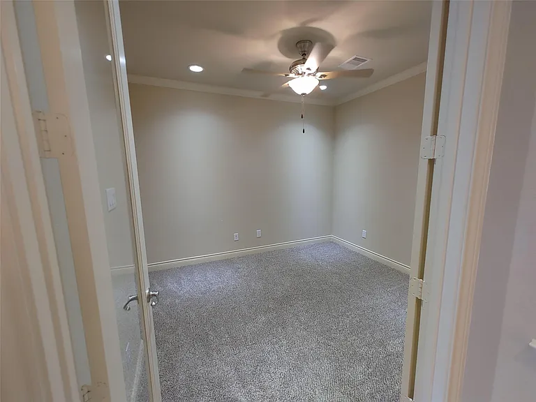 9014 Meacom Dr — Photo 25