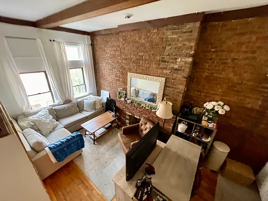 Rented by Building Equity Real Estate LLC | media 7