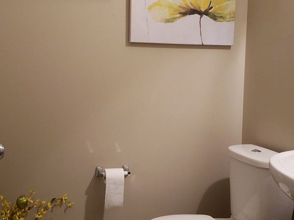 5th image of 1-137 Fontaine Cres #1