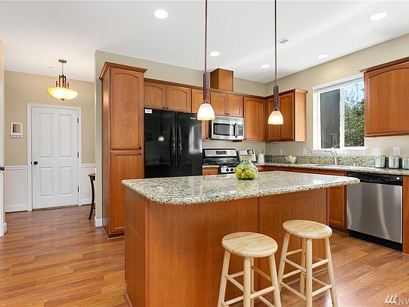 4th image of 140 S 163rd Ln #26