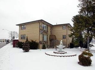 6780 W Forest Preserve Dr, Harwood Heights, IL 60706
