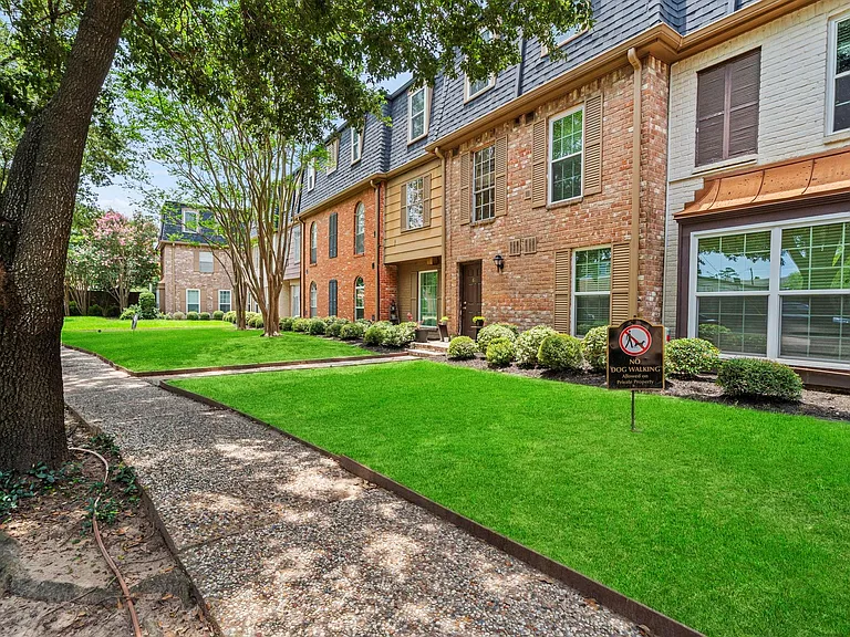 351 N Post Oak Ln #601 — Photo 8